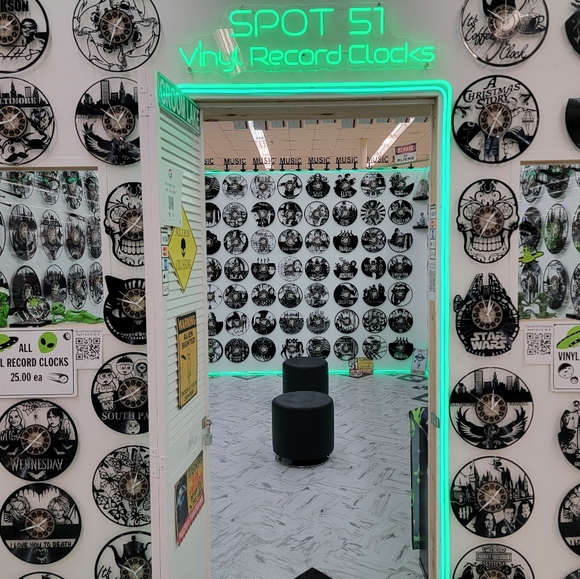 KEEP CALM I"M A NURSE vinyl record clock - Picture 4 of 5